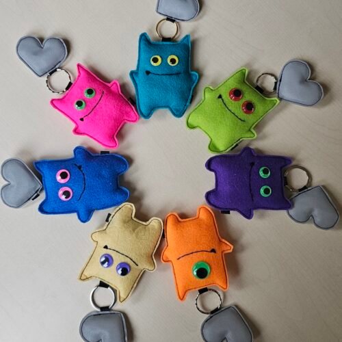 raktų pakabukai su atšvaitu: meškutis ir monstriukas raktų pakabukai su atšvaitu: meškutis ir monstriukas