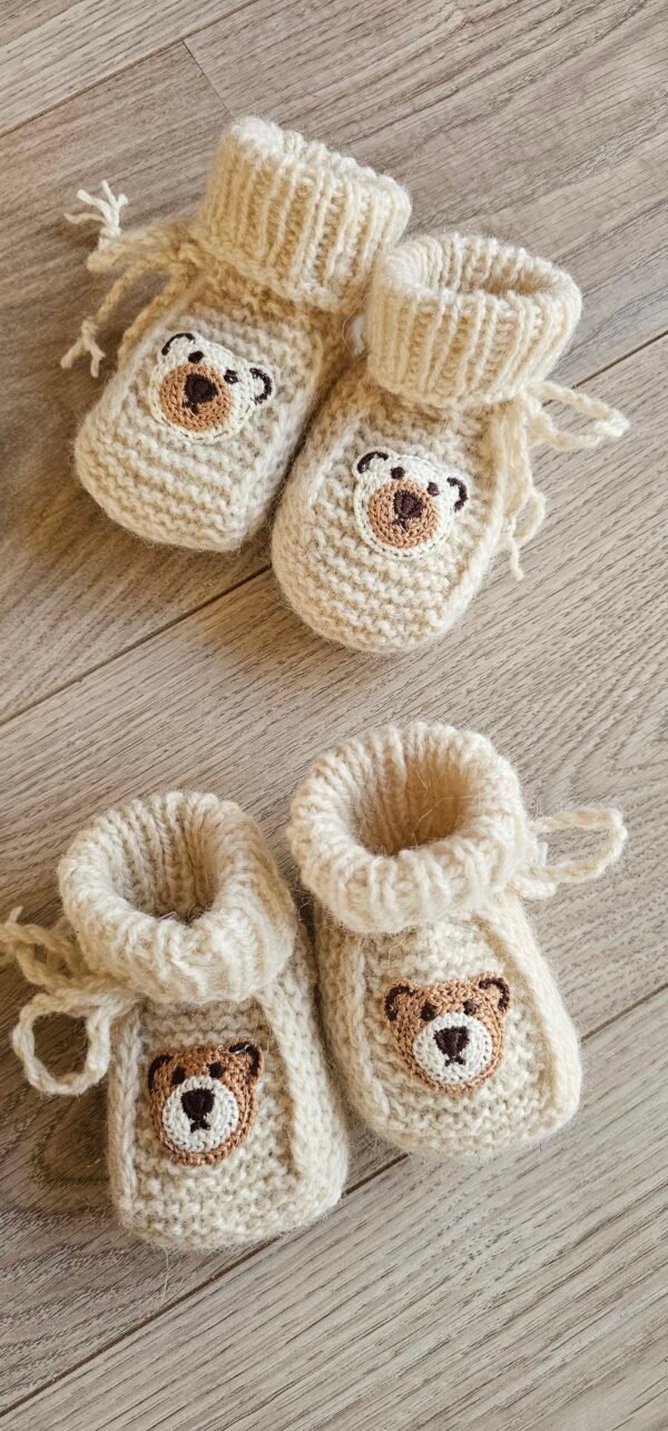 megztos vilnonės kojinytės kūdikiams